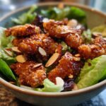 Ensalada Teriyaki Fácil con Pollo Crujiente y Almendras